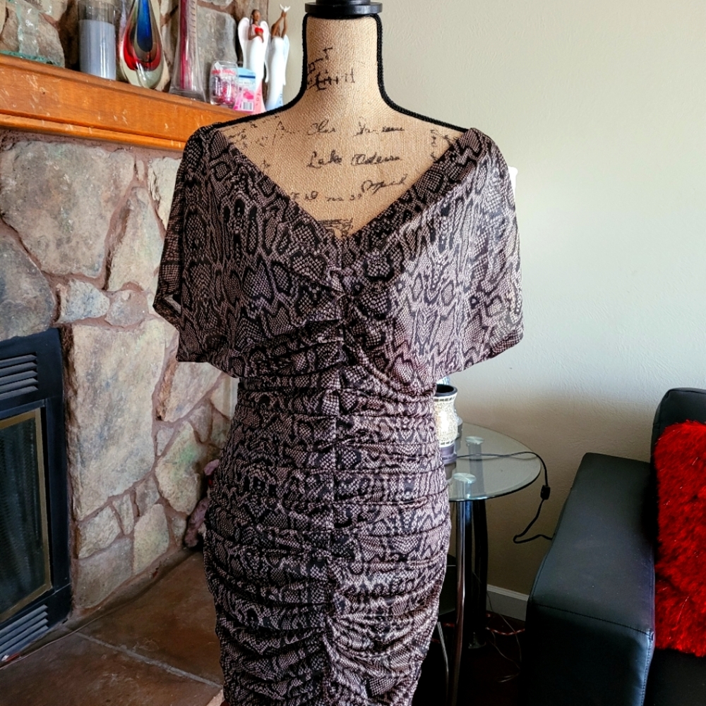 A Beautiful Classy Ruffled Leopard 🐆 Print Dress. (M)